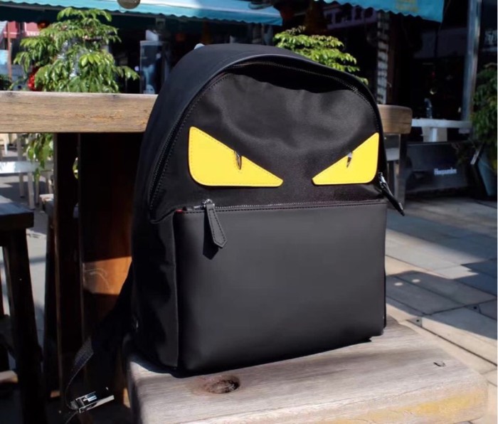 日本未入荷  2024 フェンディ 新作バックパックコピー