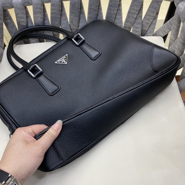 日本未入荷  2024 プラダ 新作ブリーフケース偽物