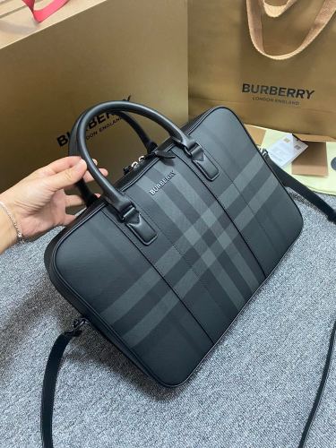 入手困難品！2024 バーバリー 新作ブリーフケース偽物
