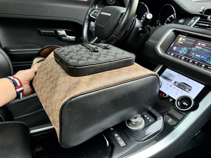 高品質♪♪♪ 2024 コーチ 新作バックパックスーパーコピー