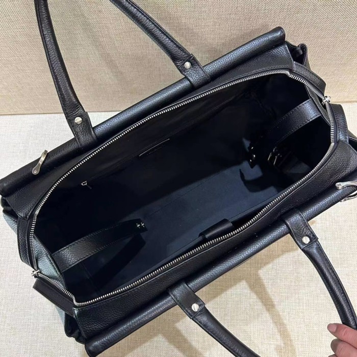 おすすめ  2024 ヴェルサーチェ 新作ボストンバッグ偽物