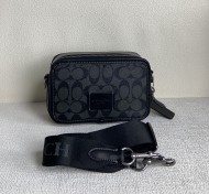 入手困難品！ 2024 コーチ 新作ショルダーバッグスーパーコピー