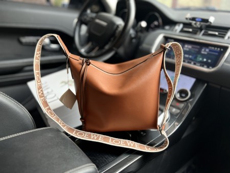 人気高級  2024 ロエベ 新作ショルダーバッグコピー