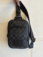 完売必至 ★ 2024 コーチ 新作ボディバッグ偽物