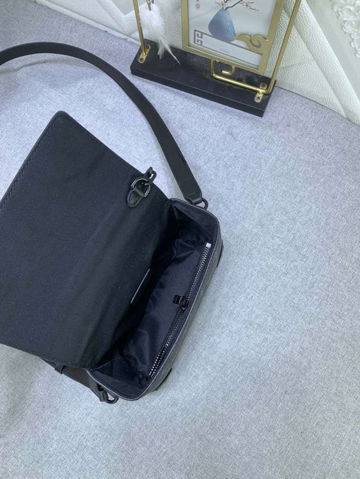 人気高級 2024 ルイヴィトン 新作ショルダーバッグスーパーコピー M82534