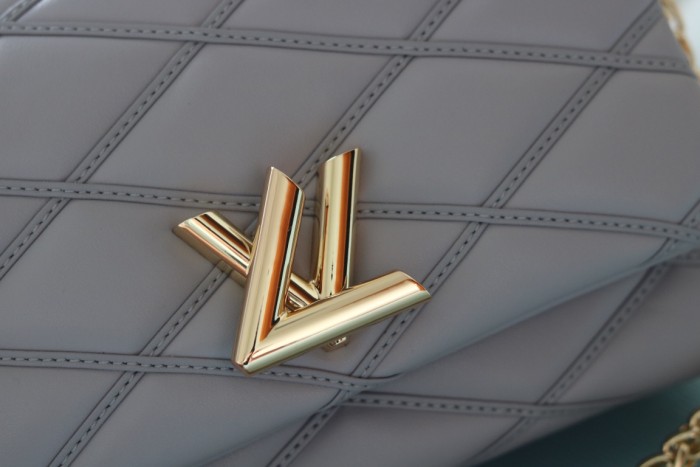 新色登場☆  2024 ルイヴィトン 新作ショルダーバッグ偽物M22890