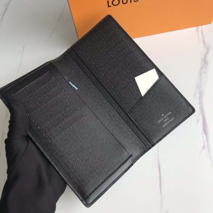 目を惹くカラー ルイヴィトン メンズ 長財布 偽物 M67911