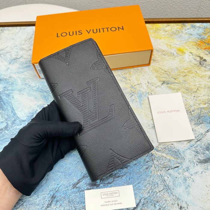 入手困難品！ルイヴィトン メンズ 長財布 偽物 M80042