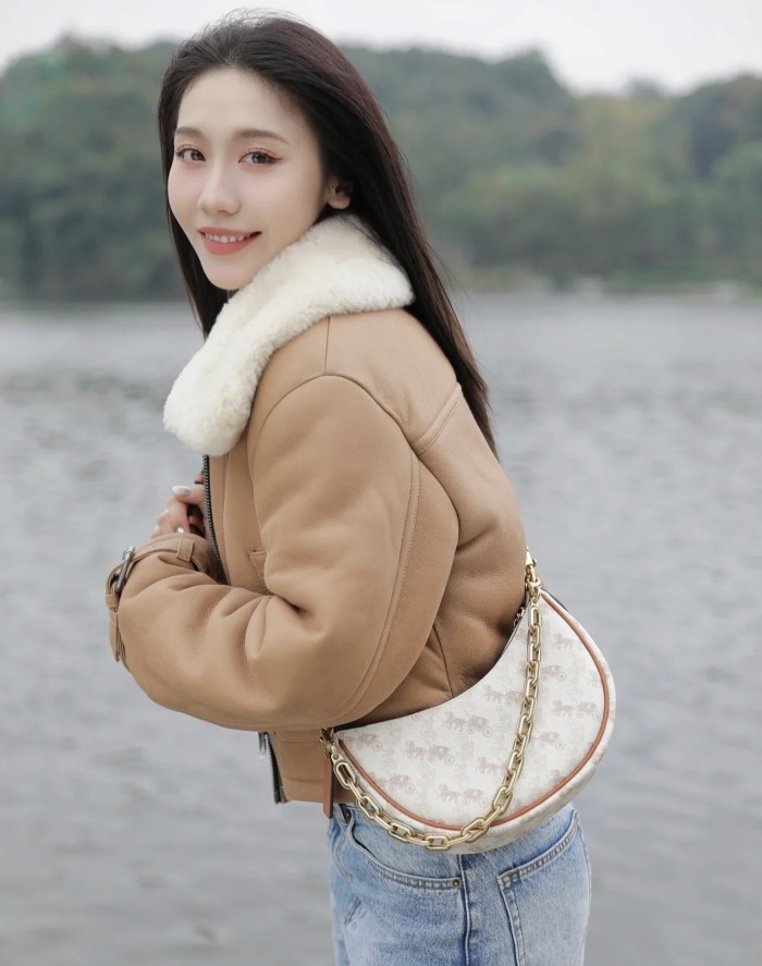 定番人気！2024 コーチ 新作 ハンドバッグ スーパーコピー CM584