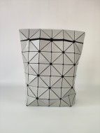 争奪戦 2024 イッセイミヤケ 新作  バックパック 偽物