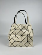 ☆超人気☆ 2024 イッセイミヤケ 新作 トートバッグ コピー