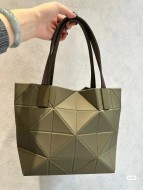 世界中で大人気♪ 2024 イッセイミヤケ 新作 トートバッグ コピー