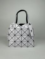 完売必至 2024 イッセイミヤケ 新作 トートバッグ スーパーコピー