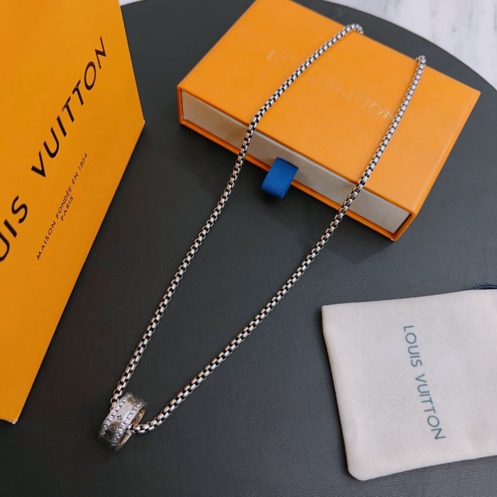 【大特価】ルイヴィトン ネックレス スーパーコピー