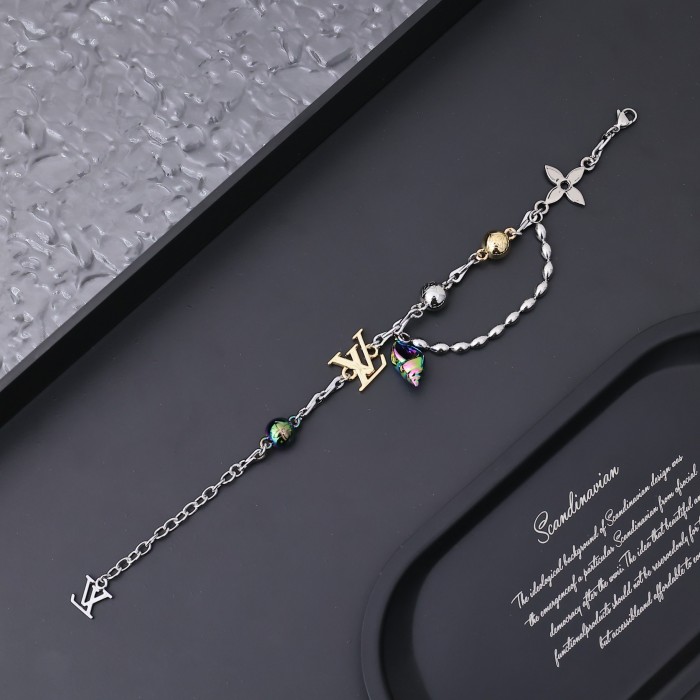 肌触り最高な ルイヴィトン ブレスレット 偽物 M1227A