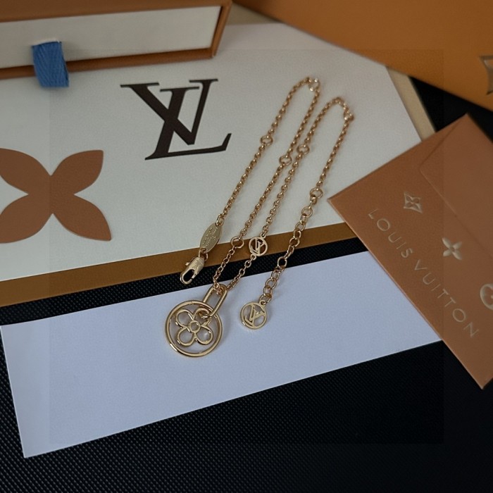 新色登場☆ ルイヴィトン ネックレス スーパーコピー