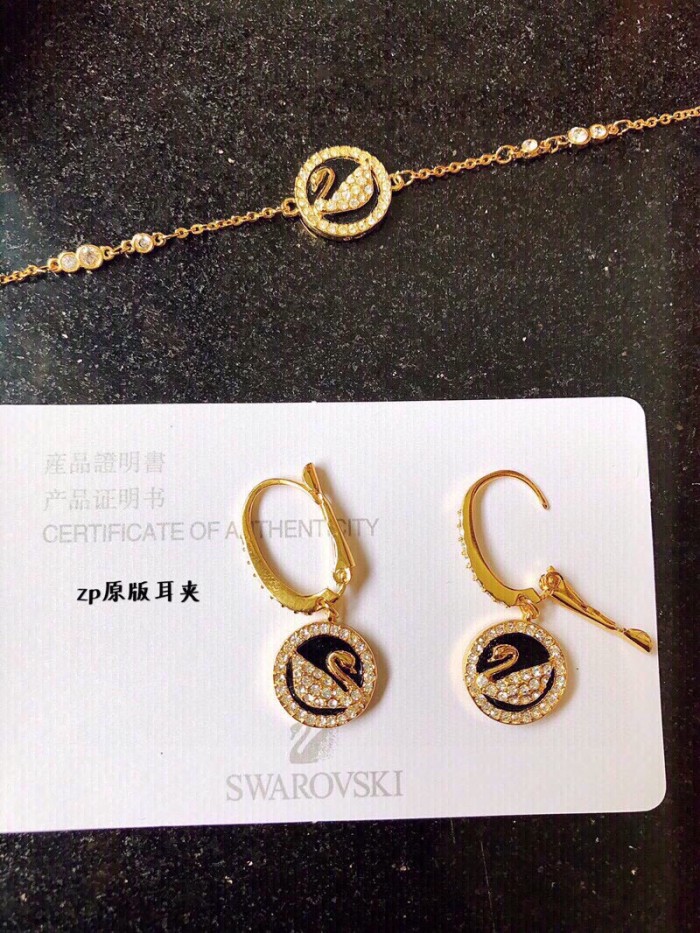☆超人気☆ スワロフスキー ピアス スーパーコピー