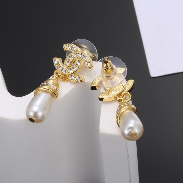 目を惹くカラー シャネル ピアス スーパーコピー