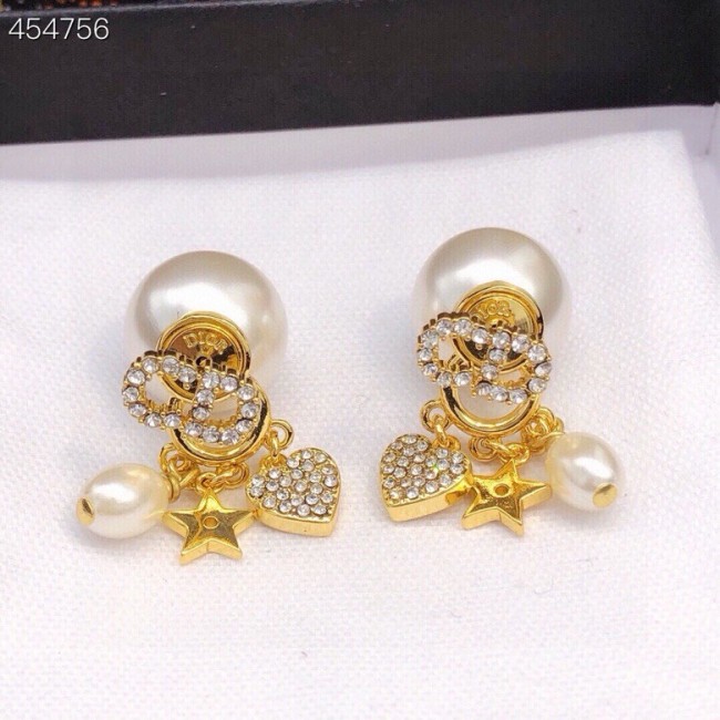 肌触り最高な ディオール ピアス コピー