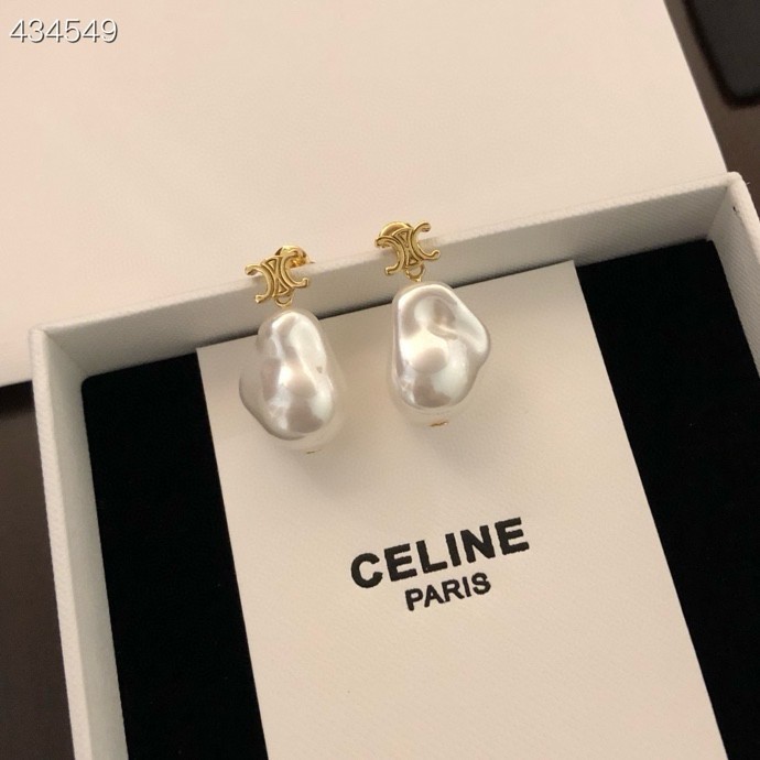 注目アイテム♡ セリーヌ ピアス スーパーコピー