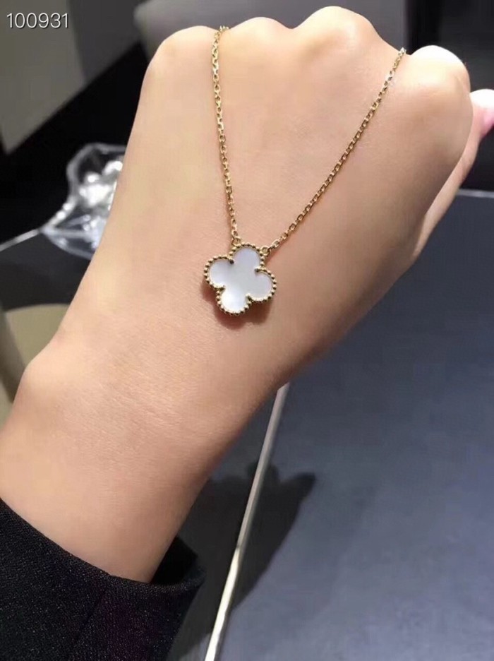 日本未入荷 ヴァンクリーフ ピアス コピー
