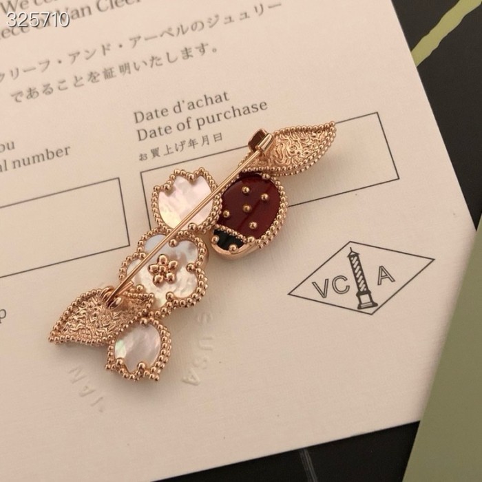 完売必至 ヴァンクリーフ ブローチ 偽物