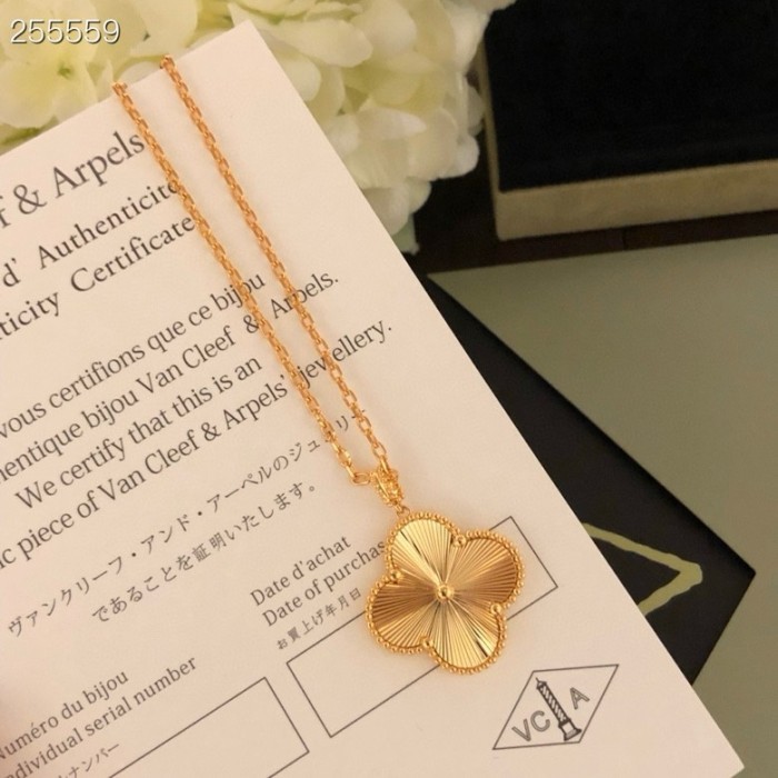 定番人気！ヴァンクリーフ ネックレス コピー