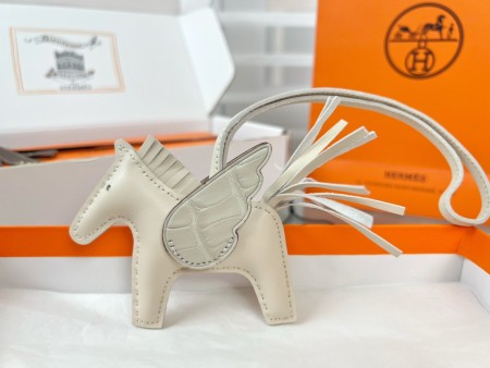 送料込 最高級 エルメス キーホルダー 偽物