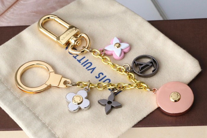 注目アイテム♡ ルイヴィトン キーホルダー 偽物