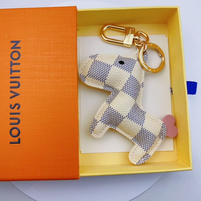 日本未入荷 ルイヴィトン キーホルダー 偽物