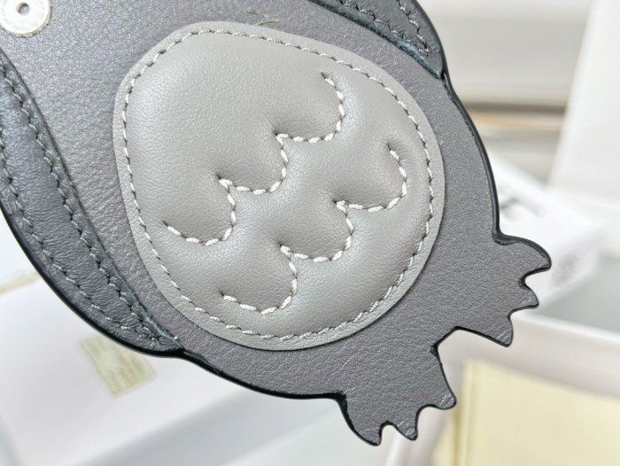 売上総額１位！ロエベ キーホルダー 偽物