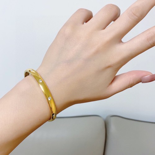 世界中で大人気♪ カルティエ ブレスレット 18k スーパーコピー 3色