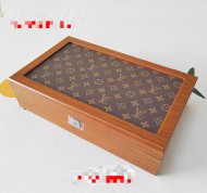 新色登場☆ ルイヴィトン 2024新作 小物入れ収納ボックス 新居寝具用品 古典的な老花の12の格子の時計のケースです