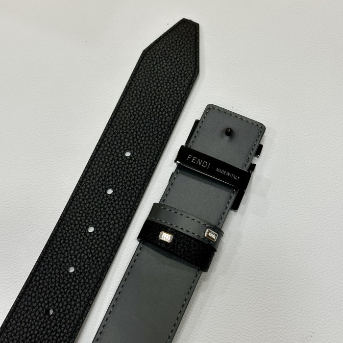 お洒落 フェンディ 新作 メンズベルト 偽物 40mm