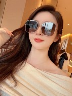 完売必至 ★ 2024 グッチ 新作 レディースサングラス 偽物 2色