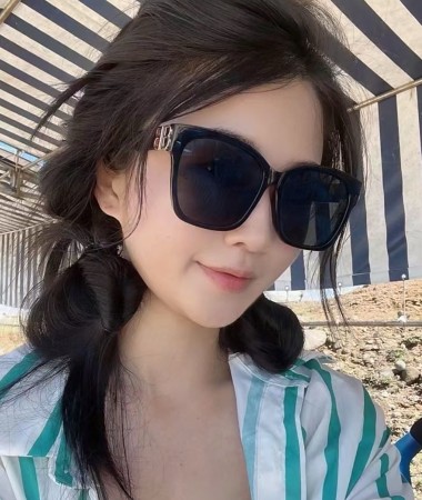 新色登場☆ 2024 バーバリー 新作 レディースサングラス スーパーコピー 2色