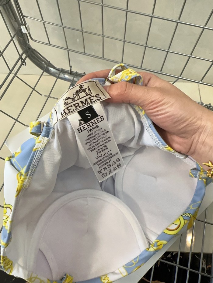 送料込 2024 エルメス 新作 レディースつなぎ水着 コピー