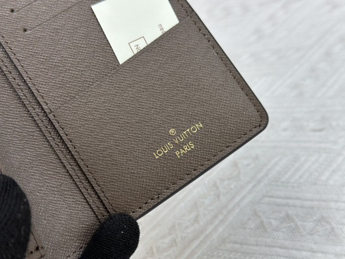 日本未入荷 ルイヴィトン レディース 長財布 スーパーコピー M83335