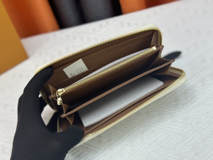 完売必至 ★ ルイヴィトン レディース 長財布 コピー M83093