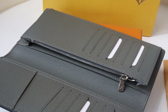 注目度抜群！ルイヴィトン メンズ 長財布 スーパーコピー M30791