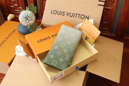 即発送！ルイヴィトン メンズ 長財布 偽物 M11546