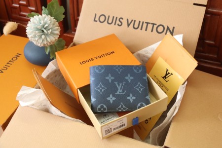 使い勝手良し ルイヴィトン メンズ 折り財布 スーパーコピー M11547