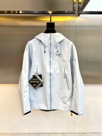 目を惹くカラー 2025 アークテリクス 新作 ジャケット コピー