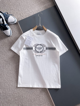 注目度抜群！2025 シャネル 新作 半袖Tシャツ 偽物