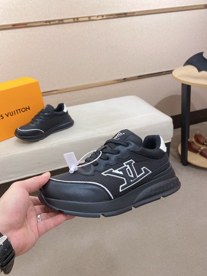 定番人気！2026 ルイヴィトン 新作 スニーカー 偽物