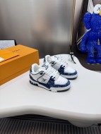 肌触り最高な 2026 ルイヴィトン 新作 男女兼用 スニーカー スーパーコピー