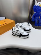 即発送！2026 ルイヴィトン 新作 男女兼用 スニーカー コピー