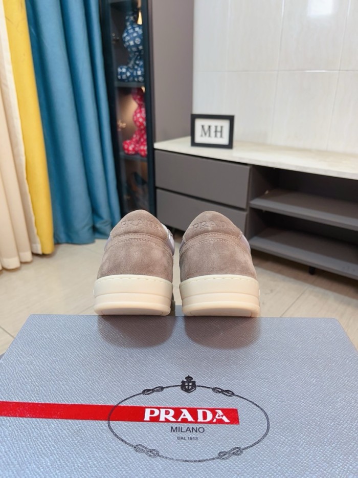 絶対欲しい！2026 プラダ 新作 スニーカー 偽物