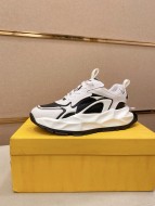 日本未入荷 2026 フェンディ 新作 スニーカー コピー