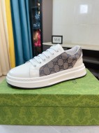 肌触り最高な 2026 グッチ 新作 スニーカー 偽物